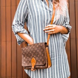 SOLD. Louis Vuitton crossbody mm